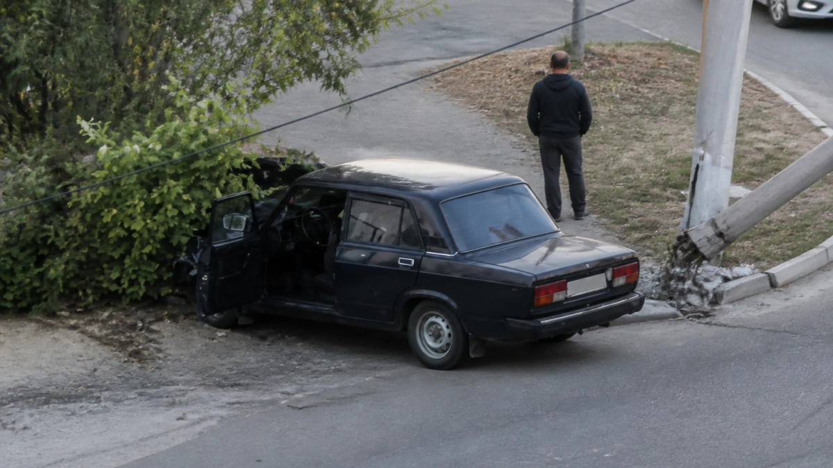 После ДТП на улице Энергетиков в Курске сгорели 34 светильника