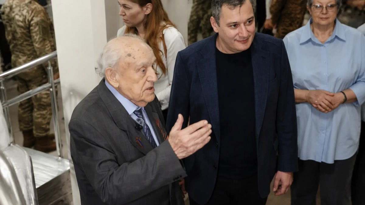 В Курске открыли выставку картин 100-летнего фронтовика, готовившего полёт Гагарина