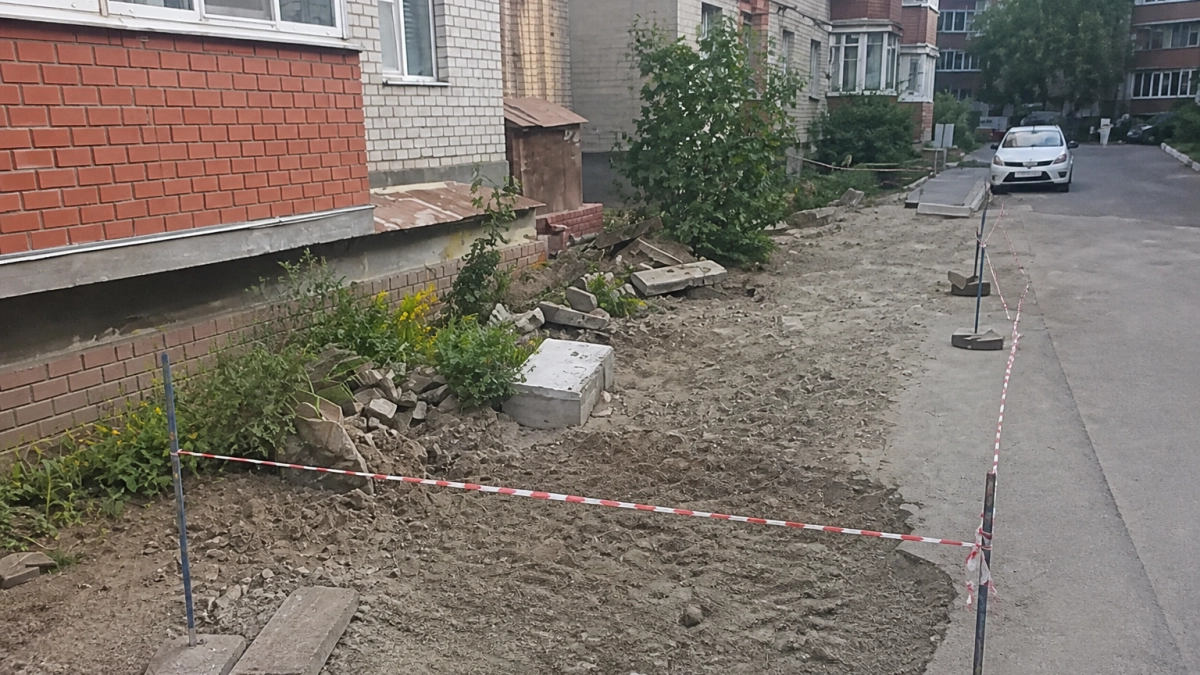 В Курске на Орловской устранили причину подтопления подвала после жалоб жителей