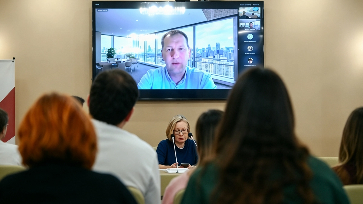 В Курской области стартовал интенсив по защите от фейков и работе с нейросетями