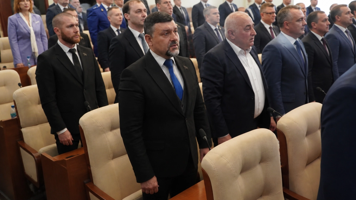 В Курской облдуме назвали восемь депутатов, которые будут работать на постоянной основе