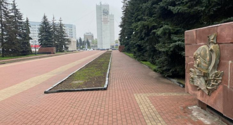 Хинштейн отремонтирует 40 военных памятников в Курской области к августу 2025 года
