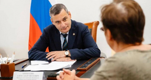 Куряне пожаловались на плохие дороги и старые ФАПы на приеме у Хинштейна