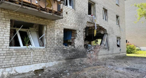 Пять многоквартирных домов повреждены после атаки дронов в Рыльске