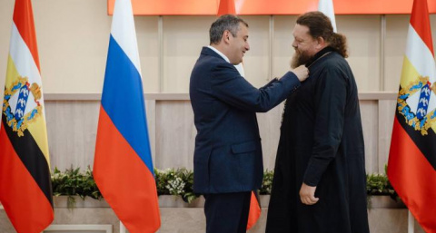 Хинштейн наградил курян за мужество во время вторжения ВСУ