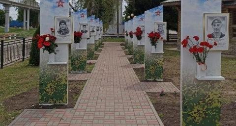 В Пристени открыли стелы памяти десяти погибших участников СВО