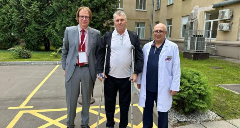 Глава Беловского района выписался из больницы после ранения дроном