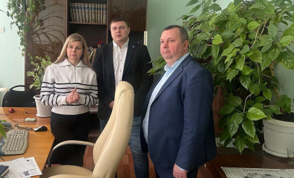 Замгубернатора проинспектировала ремонт школы в Дмитриевском районе: федеральные проекты под контролем