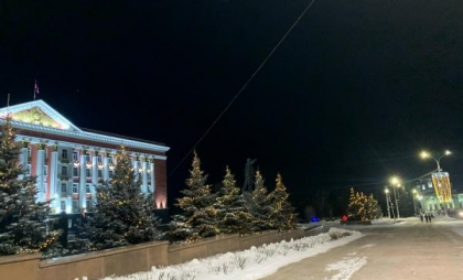 «Работает ПВО»: Над Курском прогремели взрывы после 23:00 — третья атака дронов за день