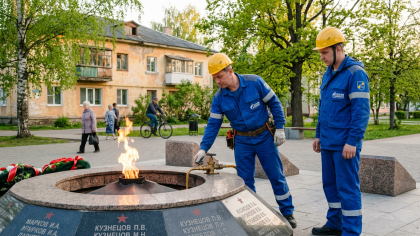В Золотухино зажгли первый в районе Вечный огонь у мемориала