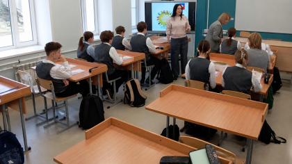 В школе №18 Курска прошёл урок о пенсии, СНИЛС и зарплате в конверте
